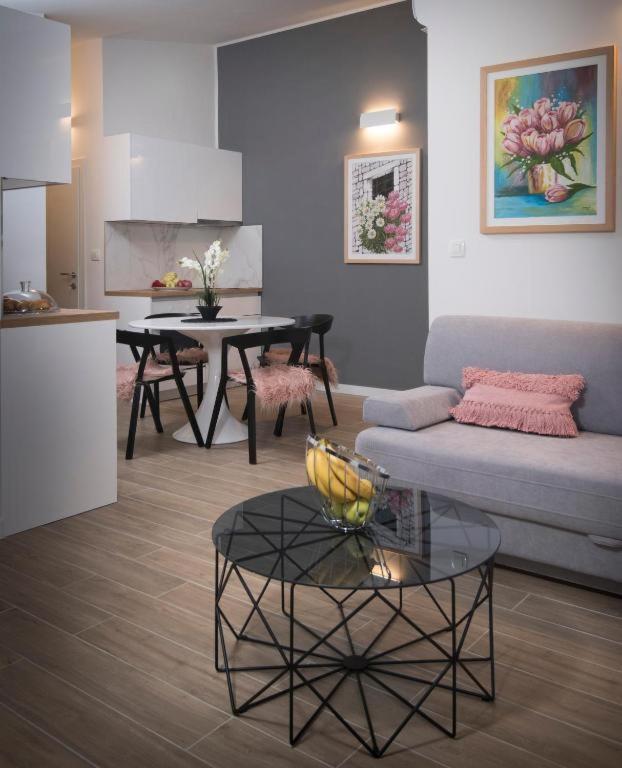 Villa J&J Apartments Residence With Swimming Pool 포드스트라나 외부 사진