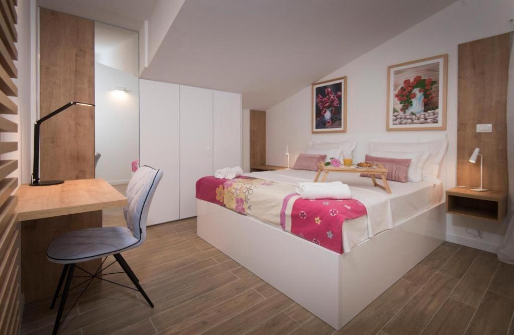 Villa J&J Apartments Residence With Swimming Pool 포드스트라나 외부 사진