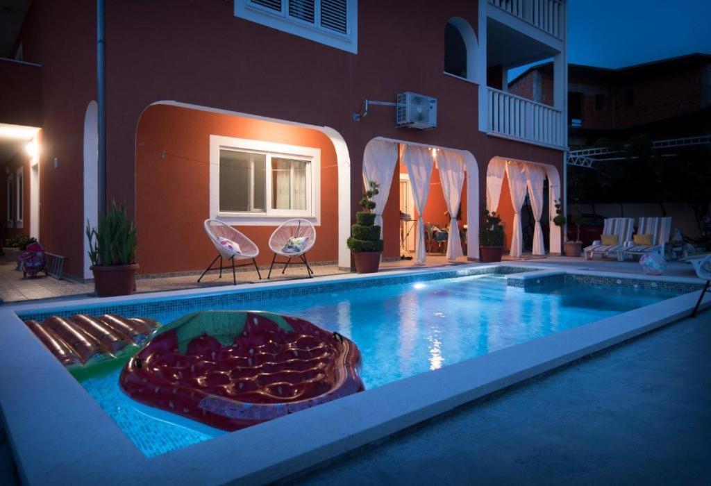 Villa J&J Apartments Residence With Swimming Pool 포드스트라나 외부 사진