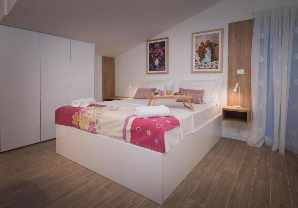 Villa J&J Apartments Residence With Swimming Pool 포드스트라나 외부 사진