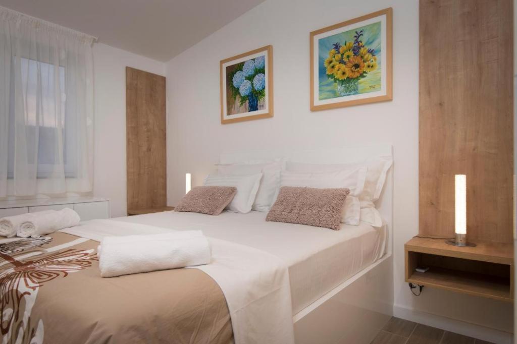 Villa J&J Apartments Residence With Swimming Pool 포드스트라나 외부 사진