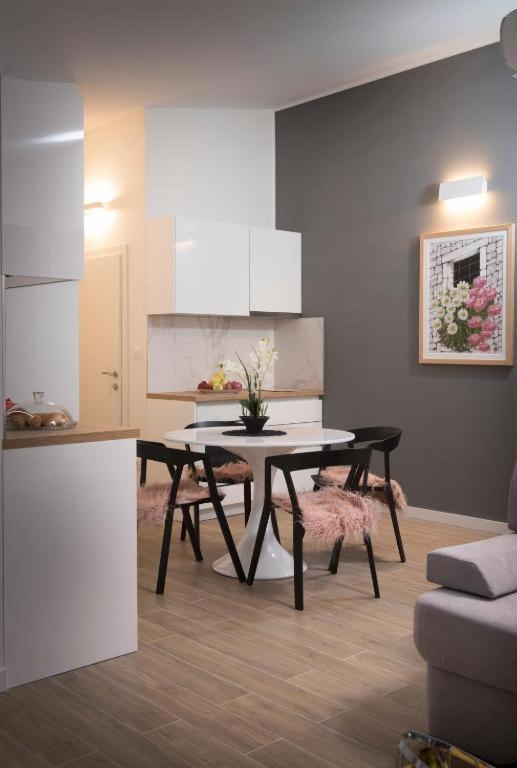 Villa J&J Apartments Residence With Swimming Pool 포드스트라나 외부 사진