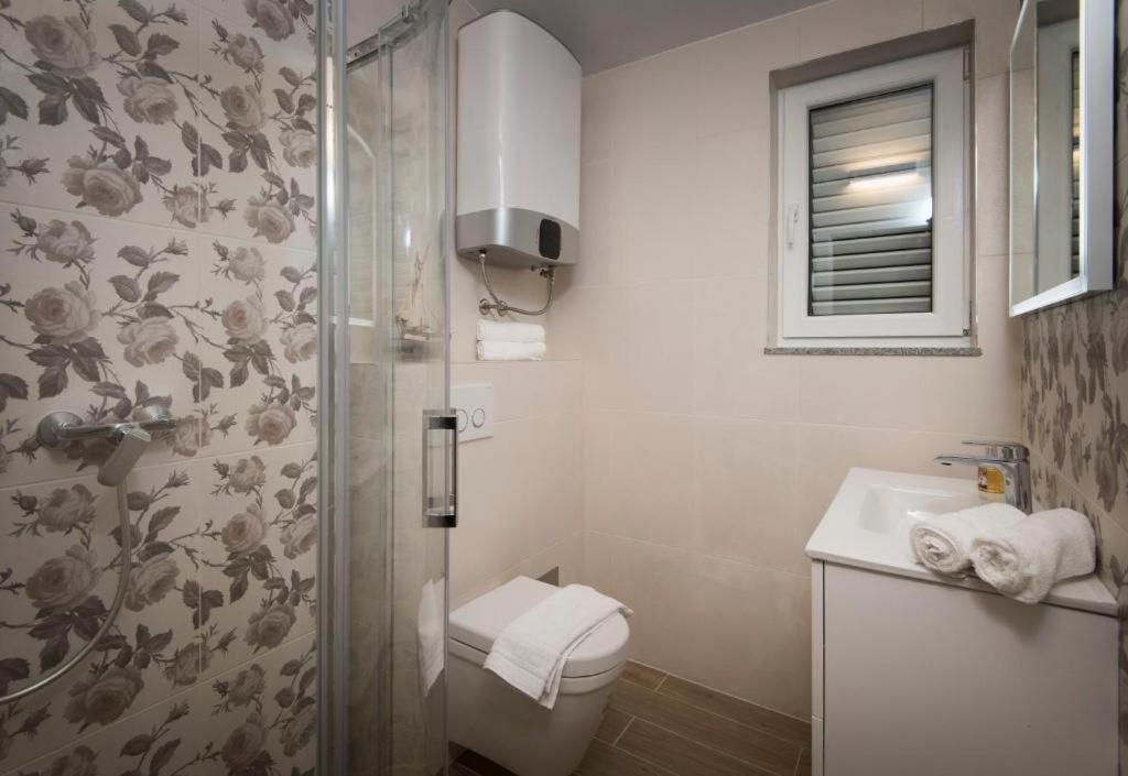 Villa J&J Apartments Residence With Swimming Pool 포드스트라나 외부 사진