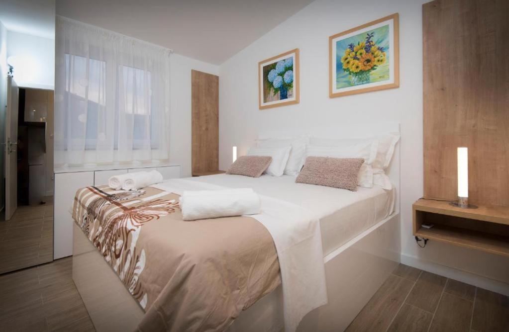 Villa J&J Apartments Residence With Swimming Pool 포드스트라나 외부 사진