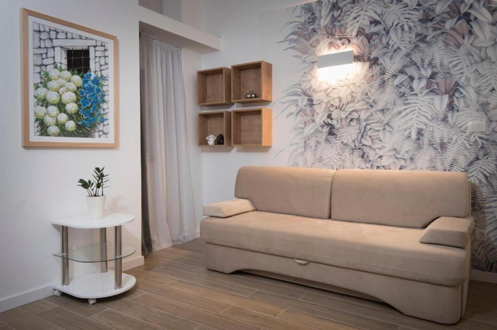 Villa J&J Apartments Residence With Swimming Pool 포드스트라나 외부 사진