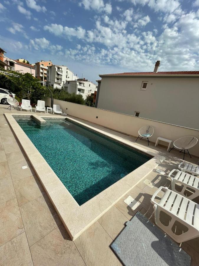 Villa J&J Apartments Residence With Swimming Pool 포드스트라나 외부 사진