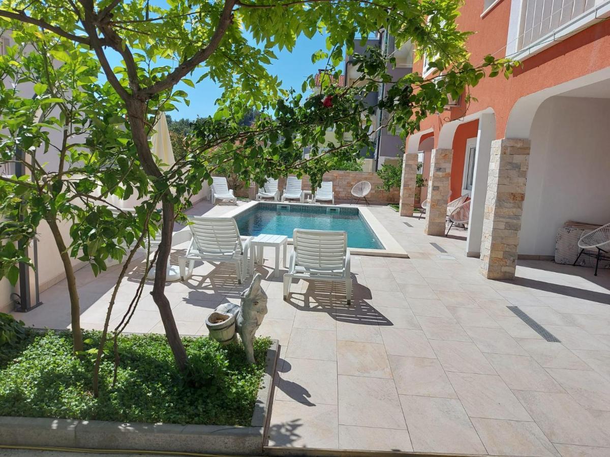 Villa J&J Apartments Residence With Swimming Pool 포드스트라나 외부 사진