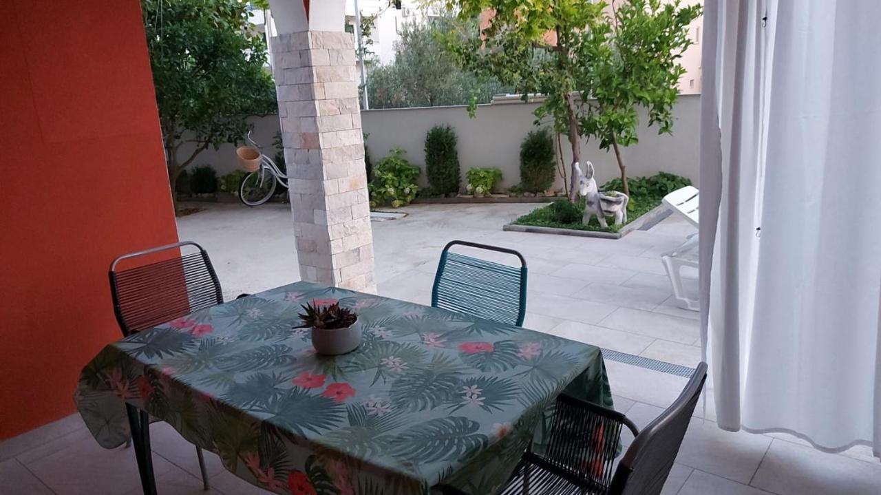 Villa J&J Apartments Residence With Swimming Pool 포드스트라나 외부 사진